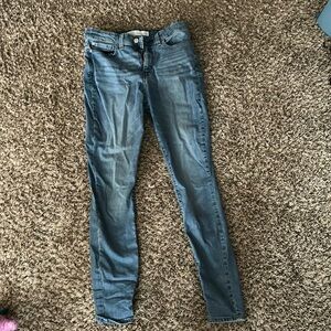 High waisted Levi’s skinny jeans, size 8M